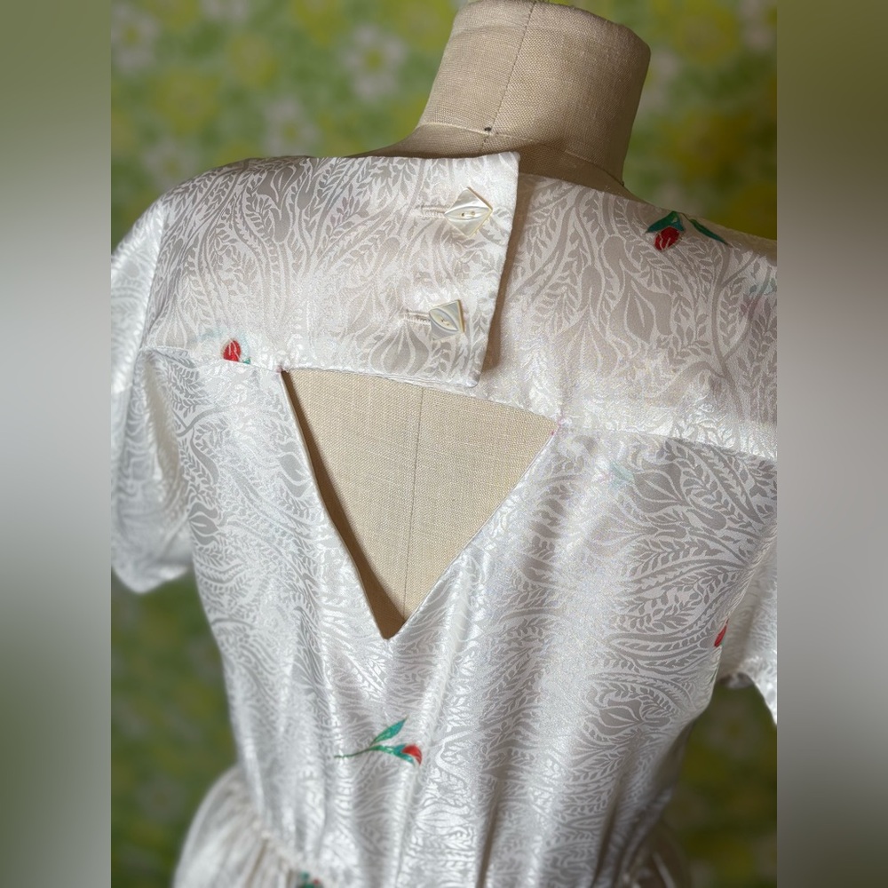 Vintage Floral Satin White Tea A-line Dress Size Medium Midi - Picture 3 of 9
